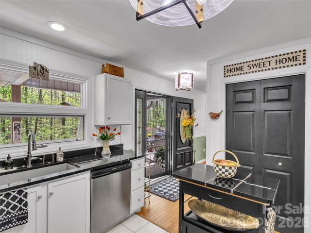 211 Rustic Road, Waynesville, NC 28786