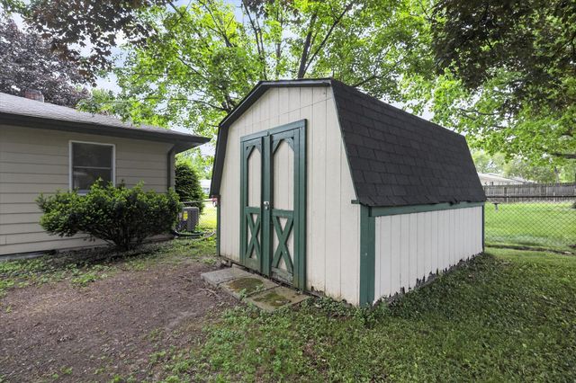 222 Greenwood Drive, La Porte, IN 46350