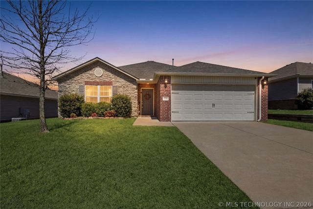 5921 E 148th Place S, Bixby, OK 74008