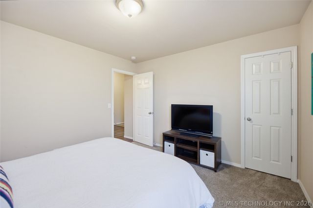 5921 E 148th Place S, Bixby, OK 74008