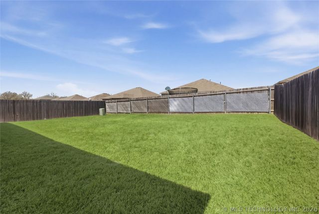 5921 E 148th Place S, Bixby, OK 74008