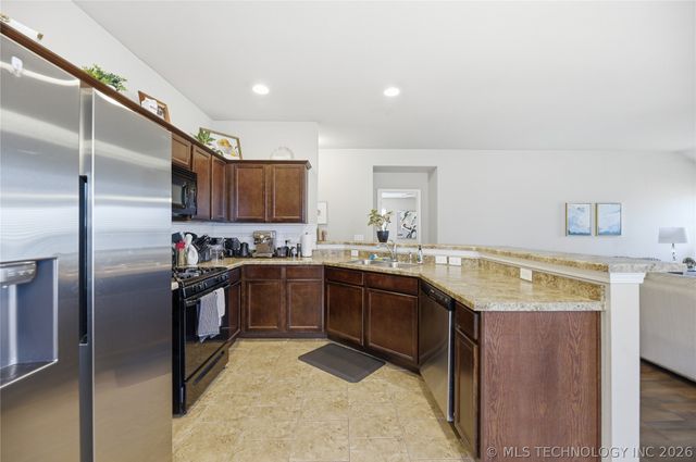 5921 E 148th Place S, Bixby, OK 74008