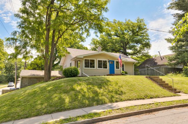1825 24th Drive, Des Moines, IA 50310