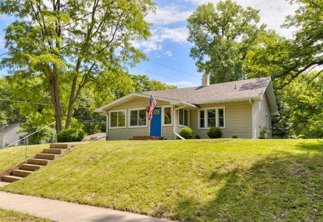 1825 24th Drive, Des Moines, IA 50310