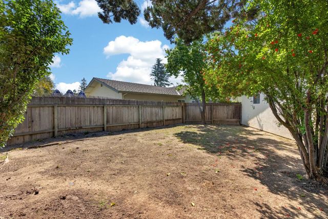 2743 Lost Creek Ct, Stockton, CA 95207
