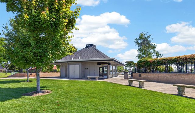 2743 Lost Creek Ct, Stockton, CA 95207