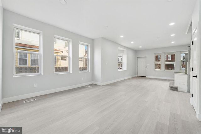 6506 N PARK AVE, Philadelphia, PA 19126