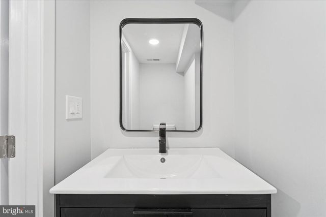 6506 N PARK AVE, Philadelphia, PA 19126