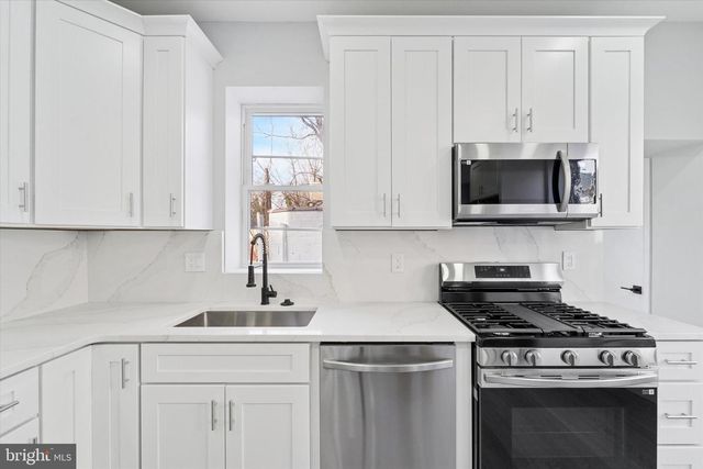 6506 N PARK AVE, Philadelphia, PA 19126