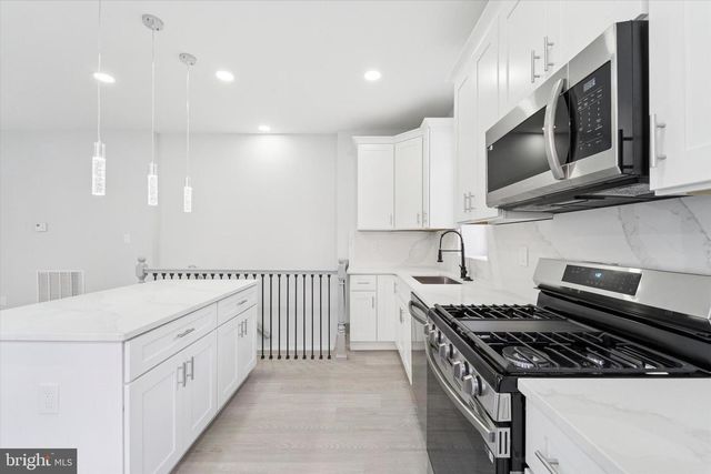 6506 N PARK AVE, Philadelphia, PA 19126