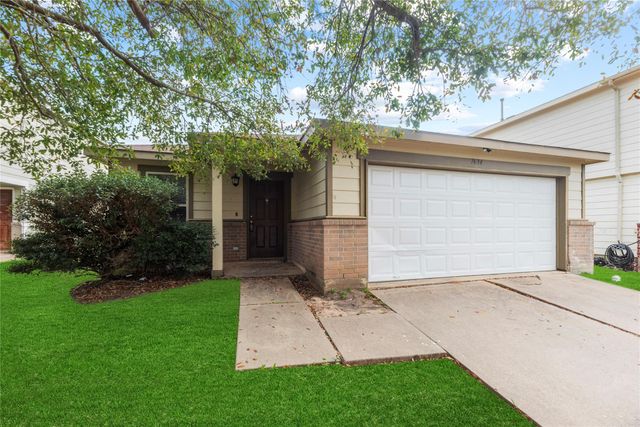 7634 Appleberry Drive, Cypress, TX 77433