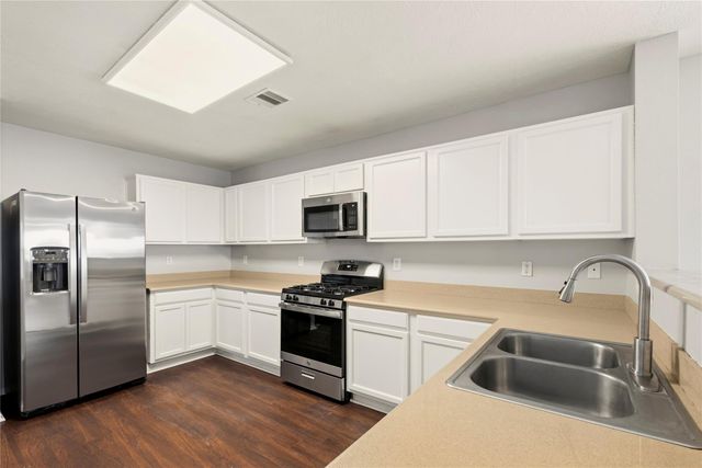 7634 Appleberry Drive, Cypress, TX 77433