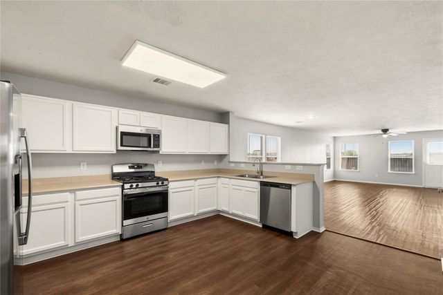 7634 Appleberry Drive, Cypress, TX 77433