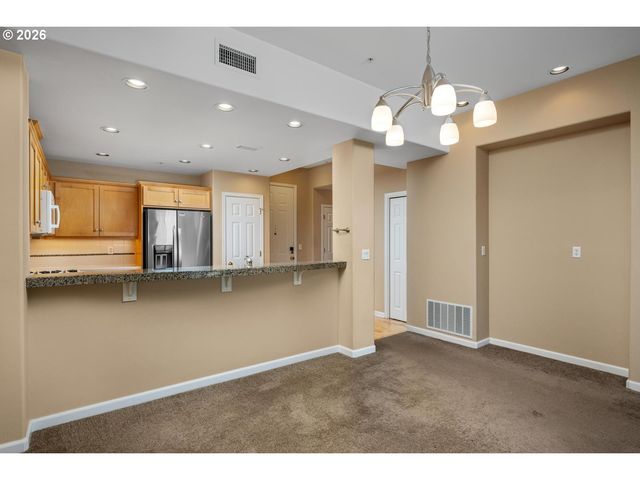 4884 Nw PROMENADE Ter 310, Portland, OR 97229