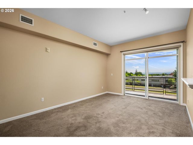 4884 Nw PROMENADE Ter 310, Portland, OR 97229
