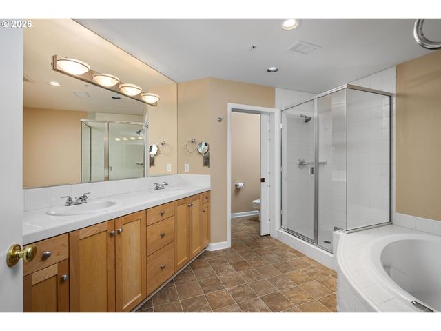 4884 Nw PROMENADE Ter 310, Portland, OR 97229