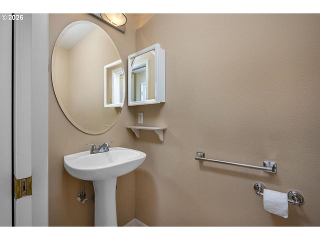 4884 Nw PROMENADE Ter 310, Portland, OR 97229