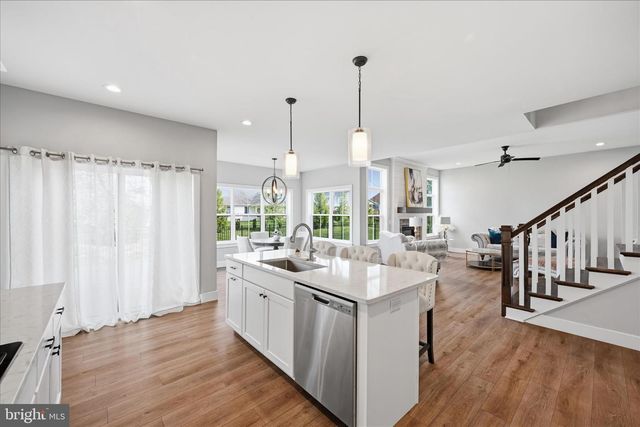 203 WRIGHT DR, Mechanicsburg, PA 17055
