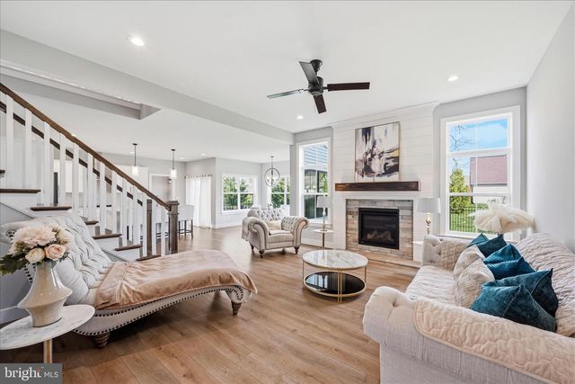 203 WRIGHT DR, Mechanicsburg, PA 17055