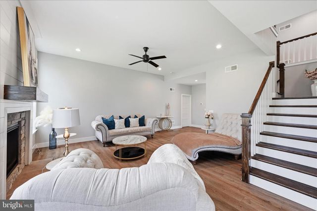 203 WRIGHT DR, Mechanicsburg, PA 17055