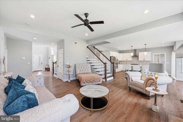 203 WRIGHT DR, Mechanicsburg, PA 17055