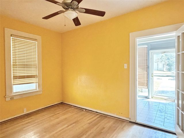 6147 Richmond Avenue, Dallas, TX 75214