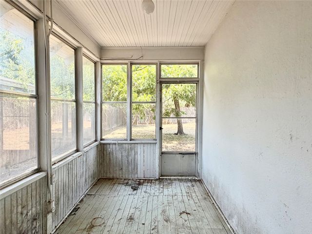 6147 Richmond Avenue, Dallas, TX 75214