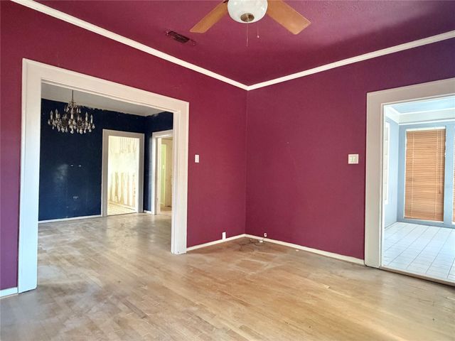6147 Richmond Avenue, Dallas, TX 75214