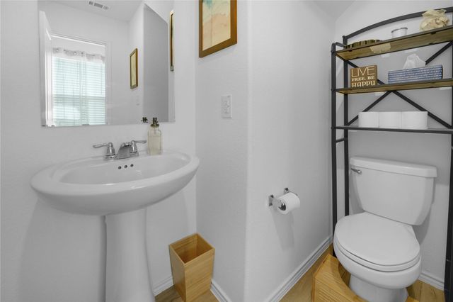 36 Trinity CIR, Lockhart, TX 78644