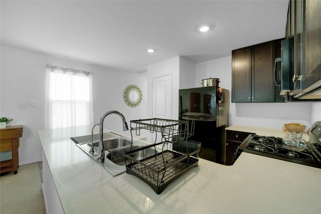 36 Trinity CIR, Lockhart, TX 78644