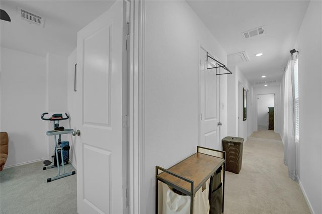 36 Trinity CIR, Lockhart, TX 78644