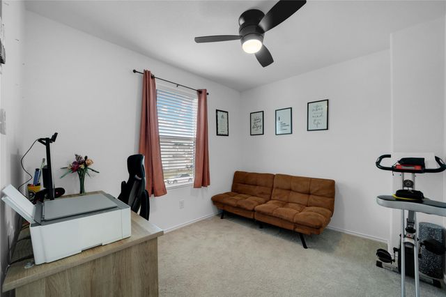 36 Trinity CIR, Lockhart, TX 78644