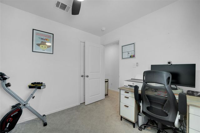 36 Trinity CIR, Lockhart, TX 78644