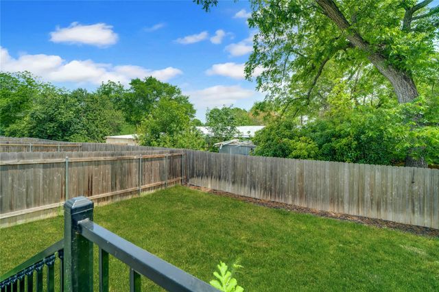 36 Trinity CIR, Lockhart, TX 78644