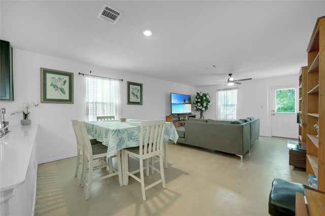 36 Trinity CIR, Lockhart, TX 78644