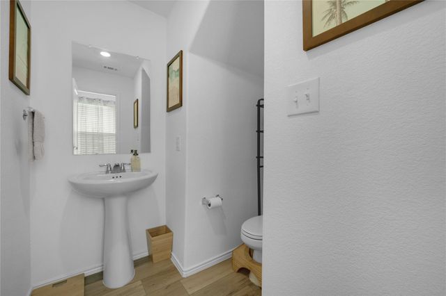 36 Trinity CIR, Lockhart, TX 78644