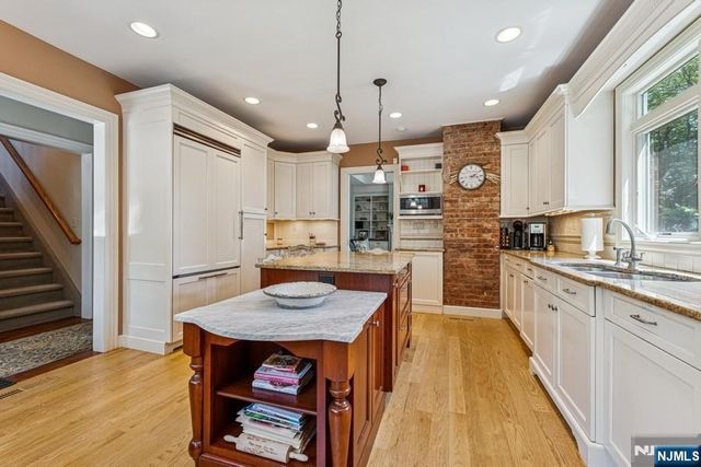 1043 Westwood Avenue, Old Tappan, NJ 07675