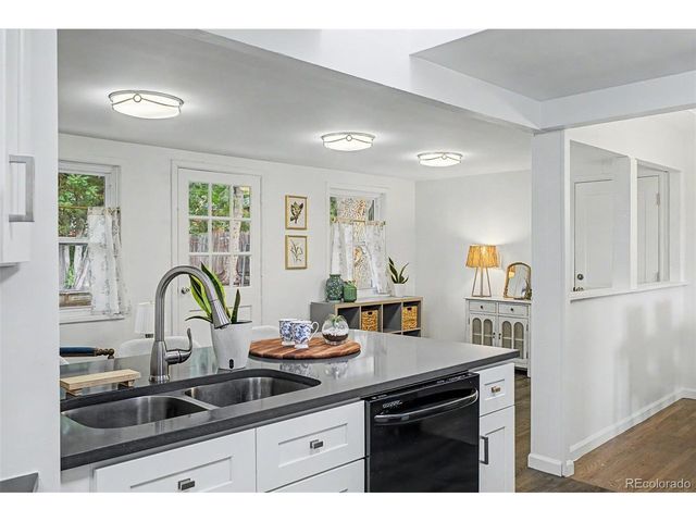 3076 S Holly Pl, Denver, CO 80222