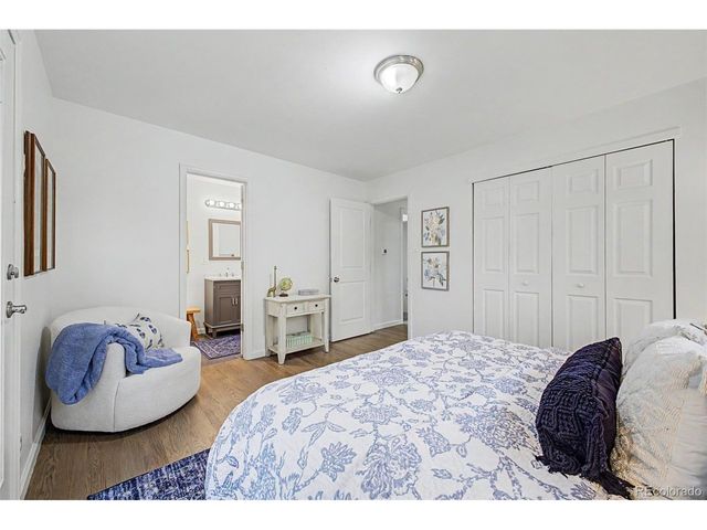 3076 S Holly Pl, Denver, CO 80222