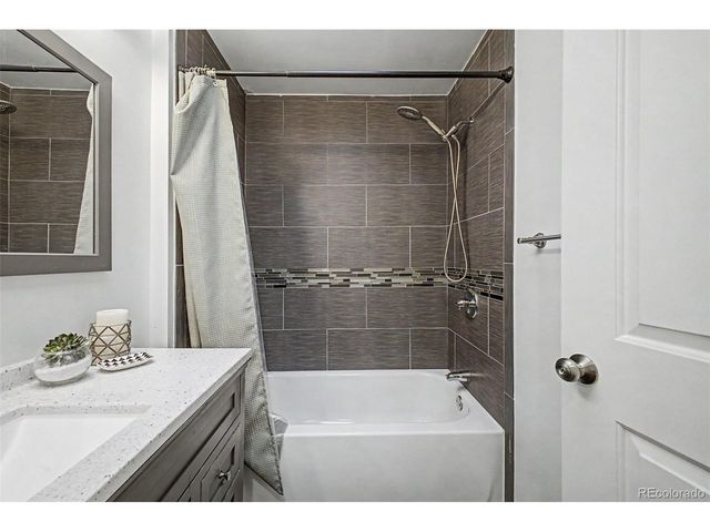 3076 S Holly Pl, Denver, CO 80222
