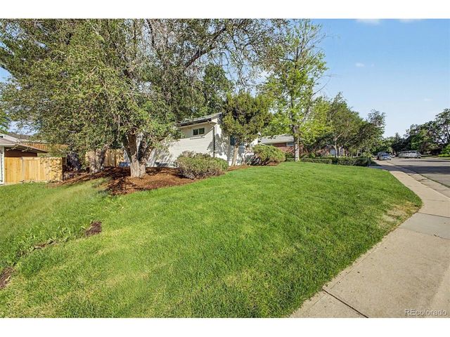 3076 S Holly Pl, Denver, CO 80222