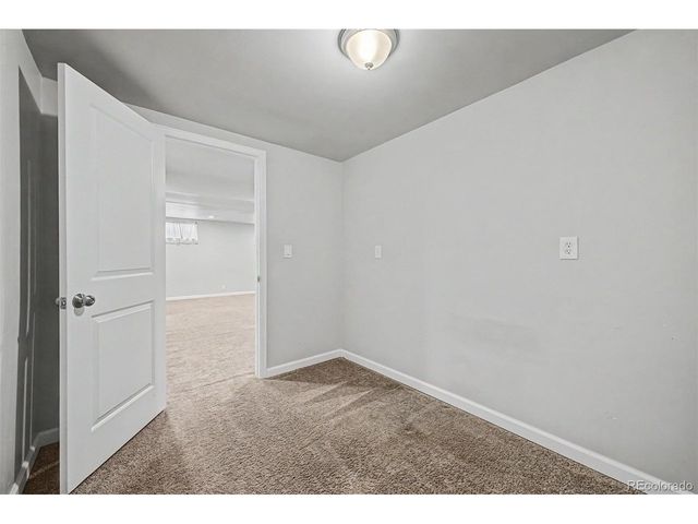 3076 S Holly Pl, Denver, CO 80222