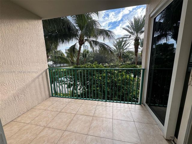 19900 E Country Club Drive 209, Aventura, FL 33180