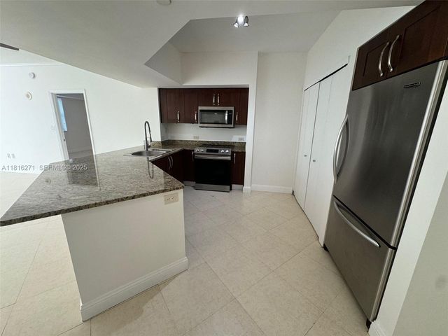 19900 E Country Club Drive 209, Aventura, FL 33180