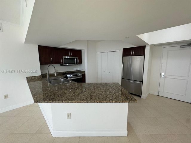 19900 E Country Club Drive 209, Aventura, FL 33180