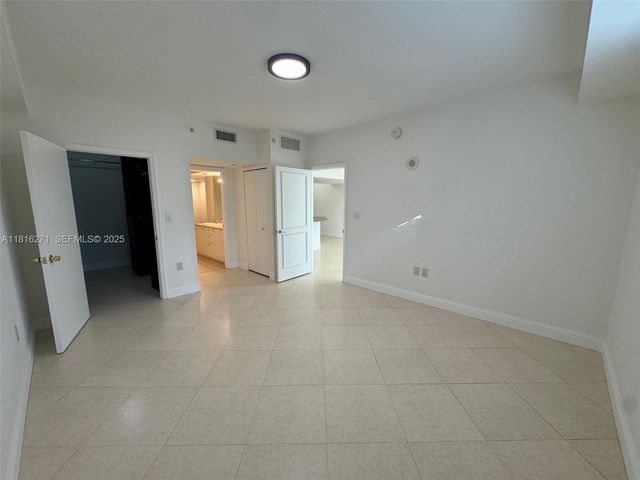 19900 E Country Club Drive 209, Aventura, FL 33180