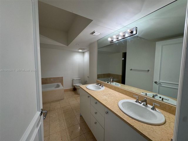 19900 E Country Club Drive 209, Aventura, FL 33180