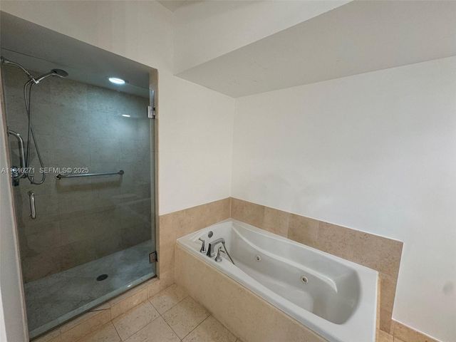 19900 E Country Club Drive 209, Aventura, FL 33180
