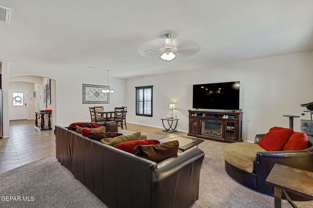 14645 Rockbridge Avenue, El Paso, TX 79938