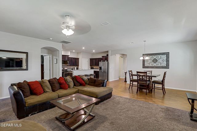 14645 Rockbridge Avenue, El Paso, TX 79938